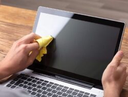 Cara Membersihkan Laptop dengan Aman dan Bisa Dilakukan Sendiri